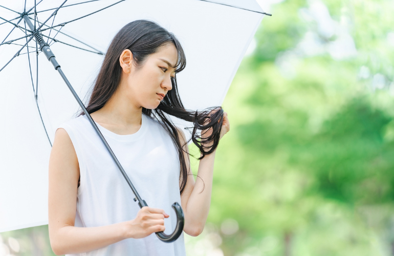梅雨前の髪は“潤いバランス”が大切