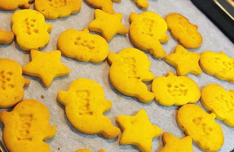 ハロウィンにおすすめ。かぼちゃとさつまいものやさしいクッキー